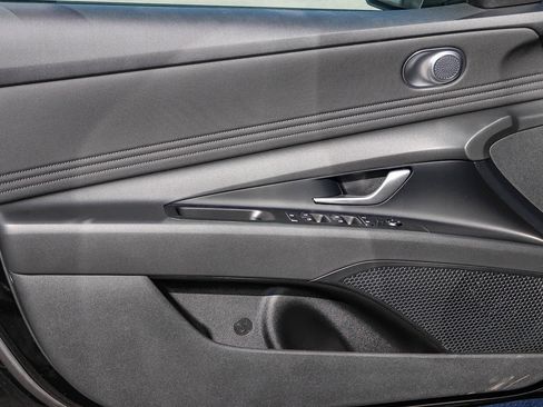 New 2026 Hyundai Elantra Limited FWD image 31