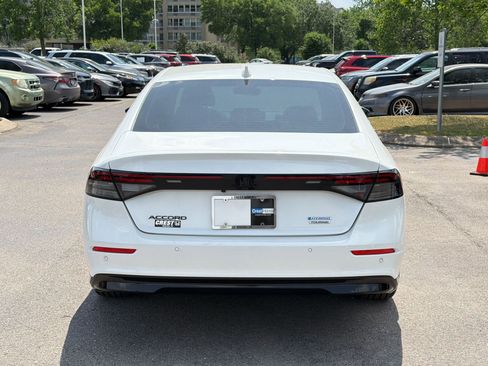 Used 2023 Honda Accord Touring image 10