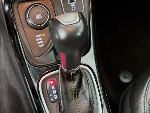 Used 2018 Jeep Compass Limited w/ Navigation Group image 19