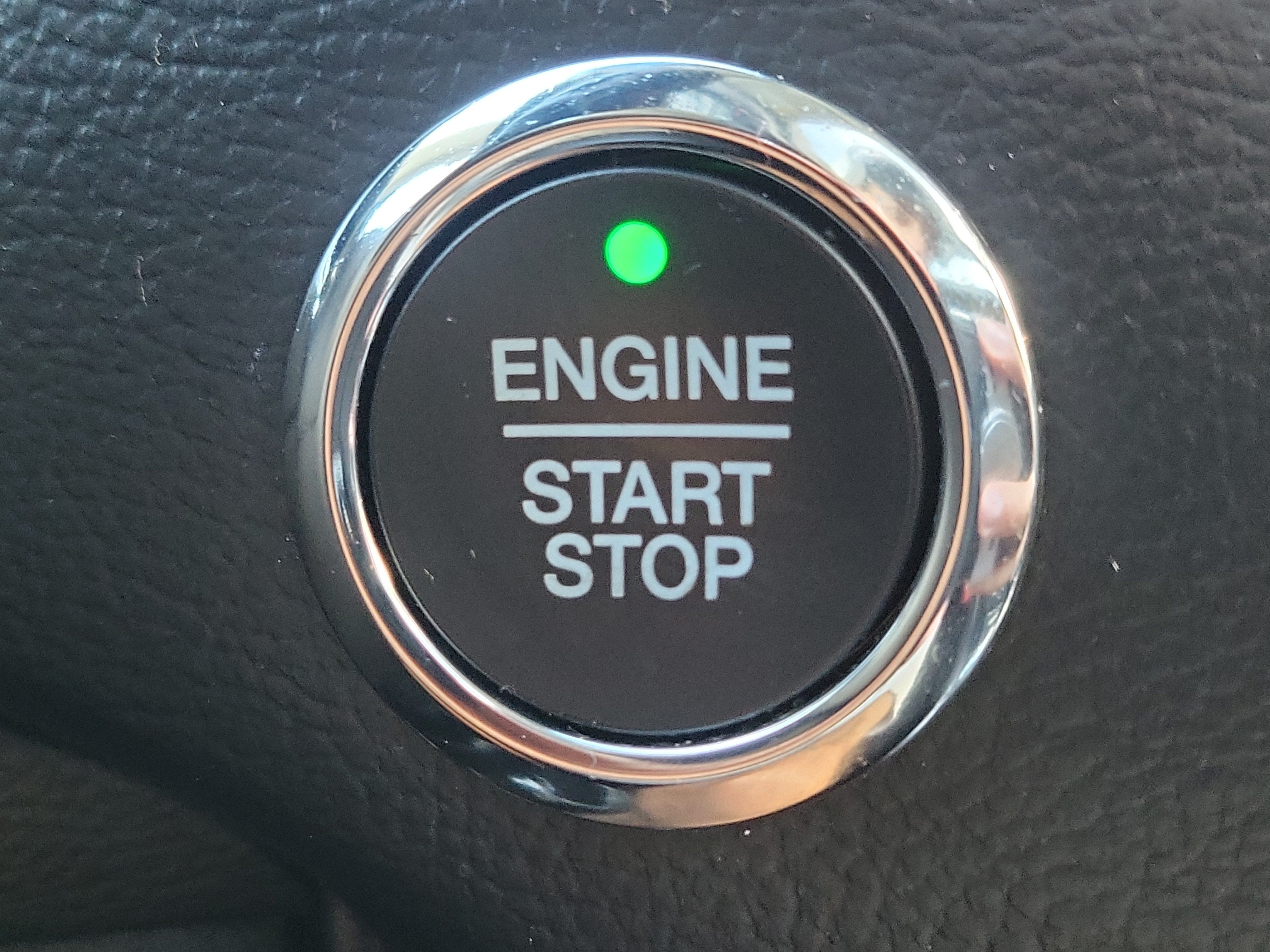 Used 2019 Ford Edge Titanium w/ Equipment Group 301A FWD image 26