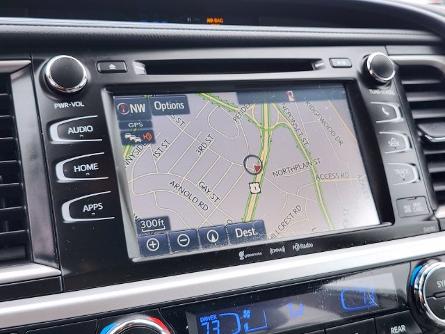 Used 2019 Toyota Highlander XLE AWD/4WD image 22