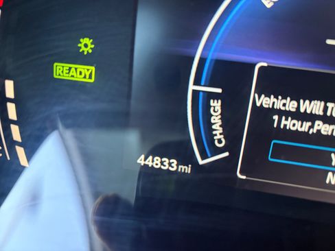 Used 2025 Toyota Camry LE FWD image 14