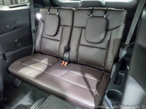 Used 2026 Ford Explorer Platinum w/ LUX Leather Package AWD/4WD image 13
