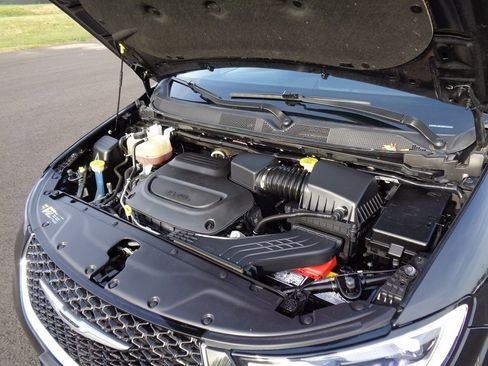 Certified 2024 Chrysler Pacifica Touring-L image 23