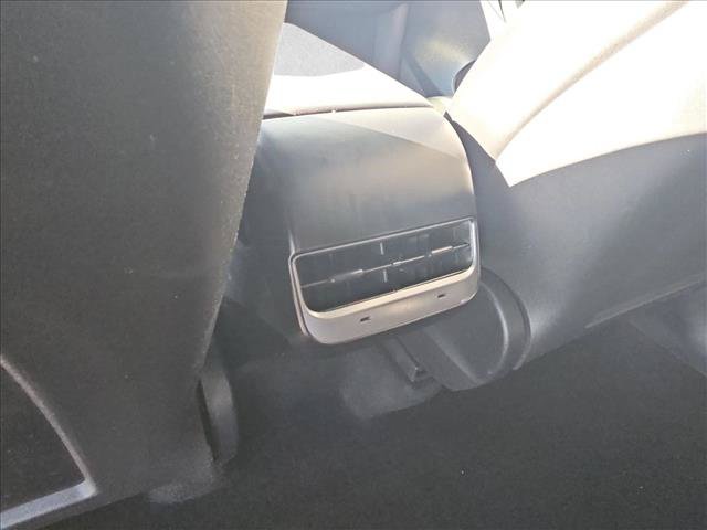 Used 2023 Tesla Model Y Long Range AWD/4WD image 17