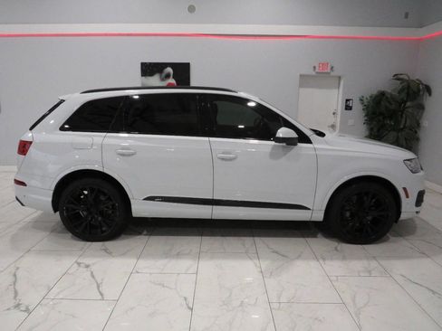 Used 2019 Audi Q7 3.0T Prestige w/ Prestige Package AWD/4WD image 2