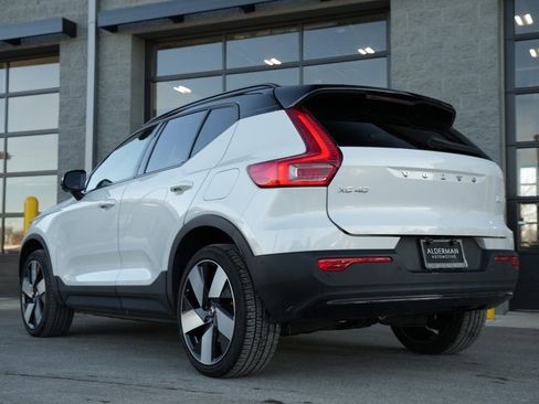 Used 2023 Volvo XC40 Recharge Ultimate image 42