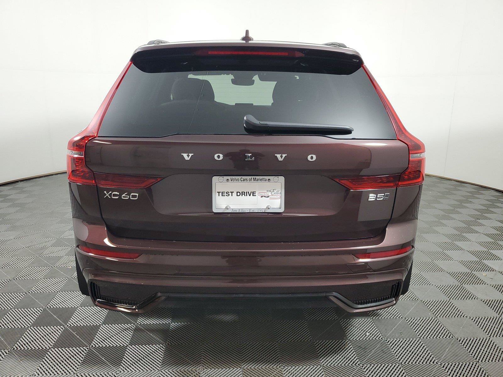 Used 2026 Volvo XC60 B5 Plus w/ Climate Package AWD/4WD image 5