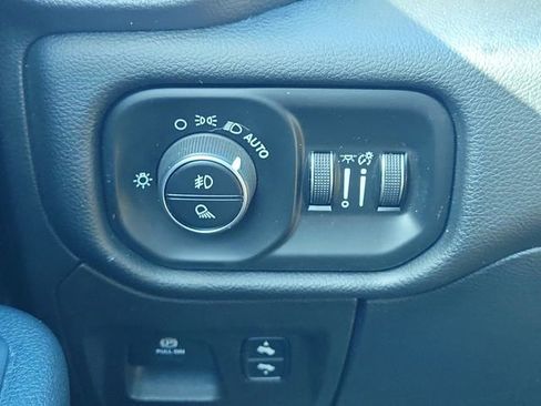 Used 2019 RAM 1500 Big Horn image 33