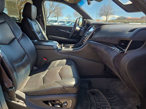 Used 2015 Cadillac Escalade ESV Platinum image 24