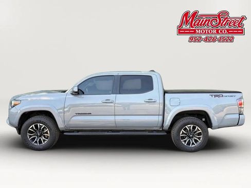 Used 2021 Toyota Tacoma TRD Sport w/ Technology Package RWD image 4
