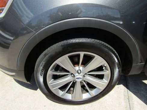 Used 2018 Ford Explorer Limited image 14