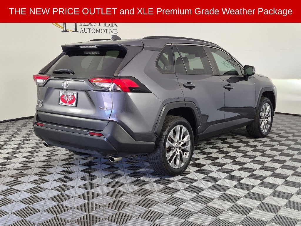 Used 2022 Toyota RAV4 XLE Premium FWD image 4