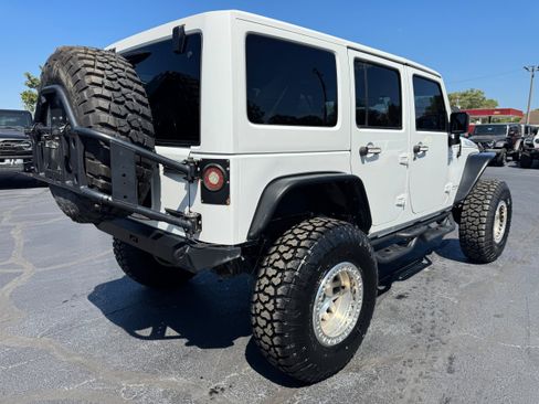 Used 2018 Jeep Wrangler Unlimited Rubicon w/ Cold Weather Group AWD/4WD image 7