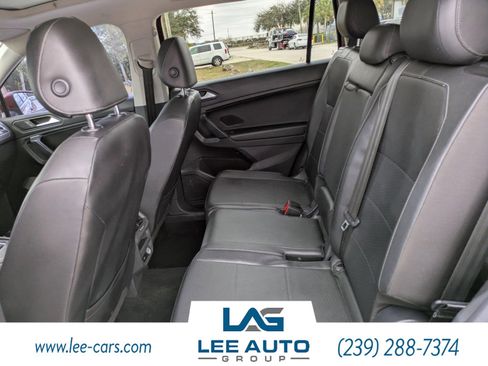 Used 2019 Volkswagen Tiguan SE w/ Panoramic Sunroof Package image 11