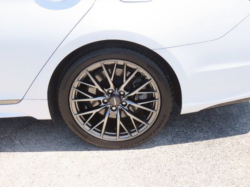 Used 2018 Genesis G80 3.3T Sport RWD image 18