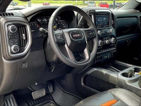 Used 2022 GMC Sierra 1500 AT4 w/ AT4 Preferred Package AWD/4WD image 8