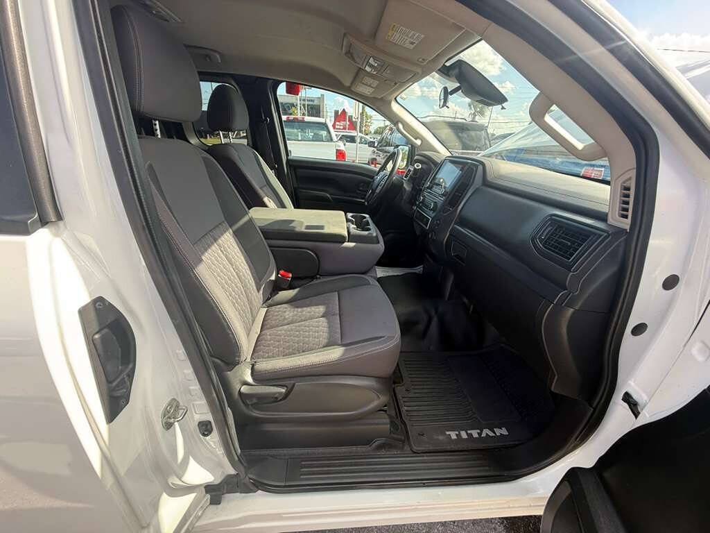 Used 2022 Nissan Titan S RWD image 11