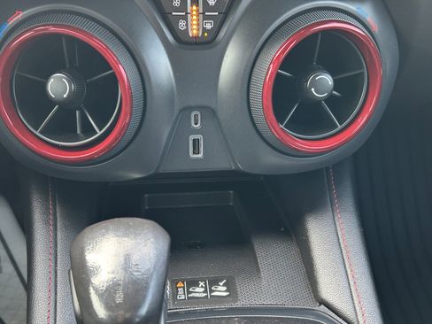 Used 2021 Chevrolet Blazer RS w/ Enhanced Convenience Package image 30