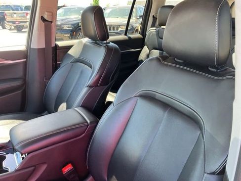 Certified 2023 Jeep Grand Cherokee L Limited AWD/4WD image 13