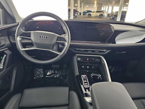 Used 2025 Audi Q5 Premium Plus w/ Premium Plus AWD/4WD image 18