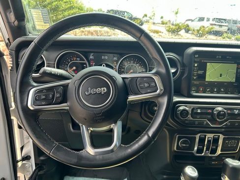 Used 2018 Jeep Wrangler Unlimited Sahara AWD/4WD image 23