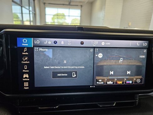 Used 2026 Jeep Wrangler Sport AWD/4WD image 19