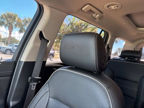 Used 2019 GMC Acadia Denali w/ Technology Package image 25