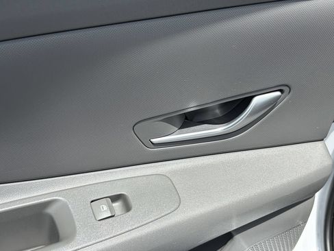 Used 2024 Hyundai Elantra SEL FWD image 17
