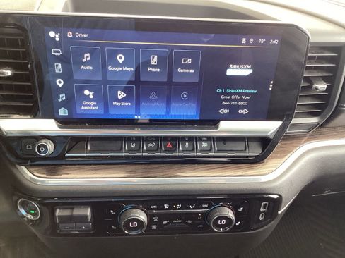 Used 2025 Chevrolet Silverado 2500 LT w/ Convenience Package image 12