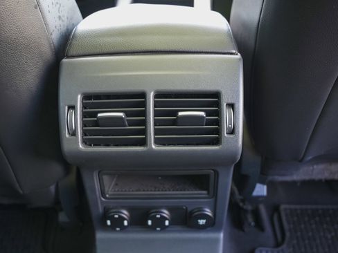 Used 2019 Jaguar F-PACE Premium image 26