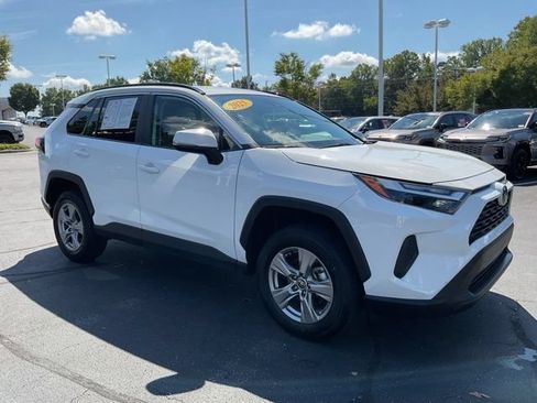 Used 2025 Toyota RAV4 XLE AWD/4WD image 5