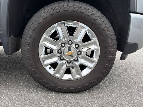 Used 2024 Chevrolet Silverado 2500 High Country w/ Technology Package AWD/4WD image 12