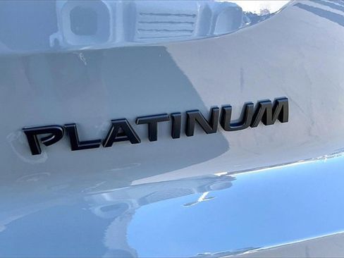 New 2025 Nissan Pathfinder Platinum image 9
