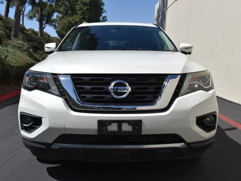 Used 2018 Nissan Pathfinder SL w/ SL Premium Package FWD image 2