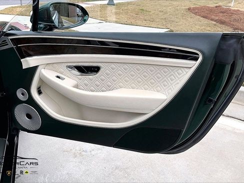 Used 2023 Bentley Continental GT Azure image 22