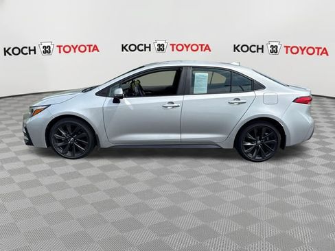Used 2023 Toyota Corolla SE w/ Carpet Mat Package (TMS) FWD image 4