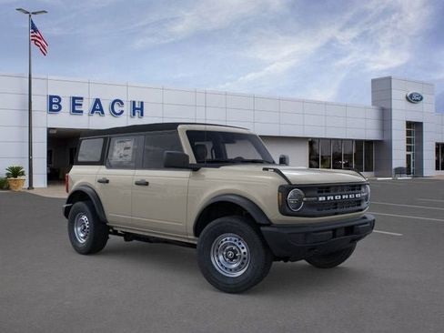 New 2025 Ford Bronco 4-Door image 7