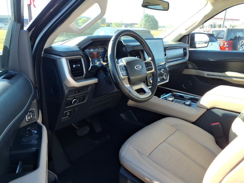 Used 2022 Ford Expedition Max XLT AWD/4WD image 6