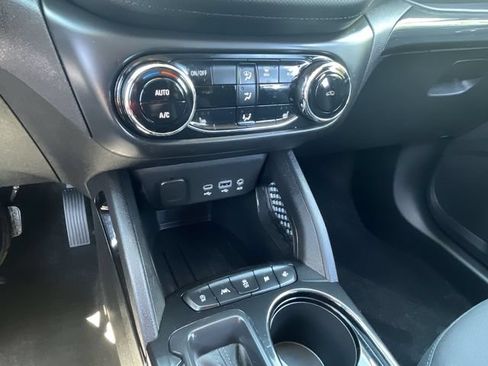 Certified 2023 Chevrolet TrailBlazer LT w/ Convenience Package FWD image 17