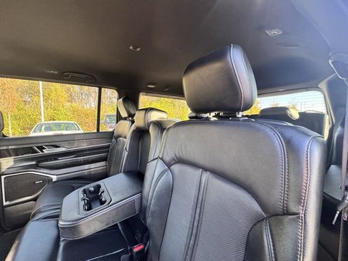 Used 2022 Jeep Wagoneer Series II image 24