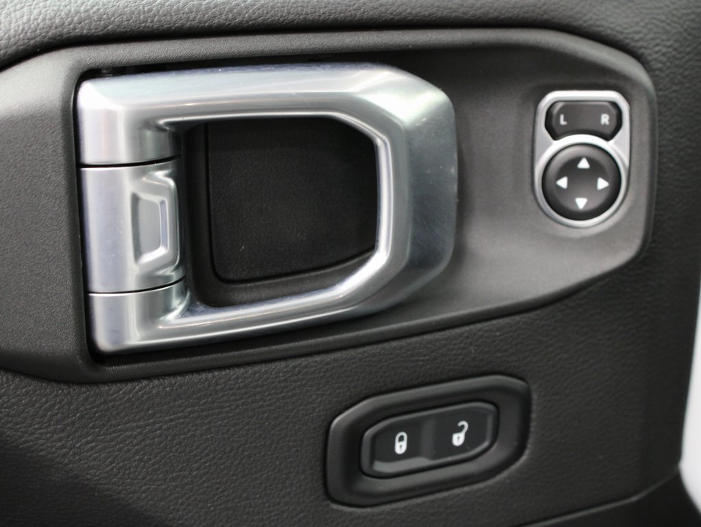 Used 2023 Jeep Wrangler Unlimited Sahara AWD/4WD image 57