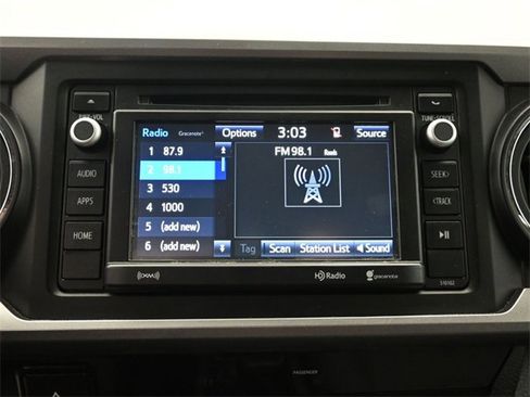 Used 2017 Toyota Tacoma SR5 image 19