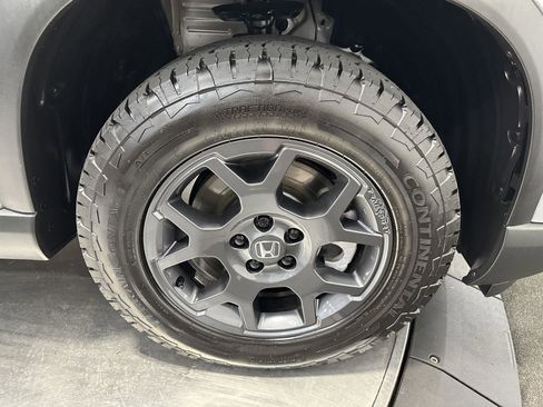 Certified 2025 Honda Pilot TrailSport image 12