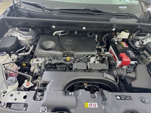 Certified 2021 Toyota RAV4 XLE w/ Convenience Package FWD image 27