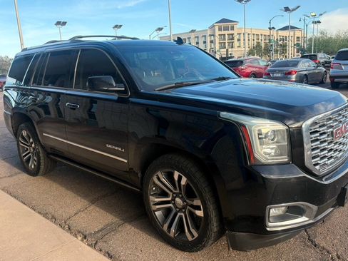 Used 2018 GMC Yukon Denali w/ Denali Ultimate Package AWD/4WD image 2