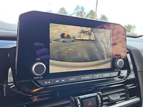 Used 2025 Nissan Pathfinder SV image 24