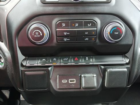 Used 2023 Chevrolet Silverado 1500 Custom AWD/4WD image 5
