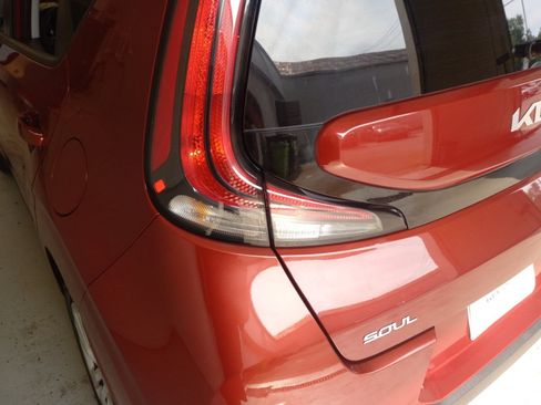 Certified 2023 Kia Soul LX FWD image 9