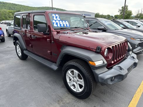 Used 2022 Jeep Wrangler Unlimited Sport AWD/4WD image 3